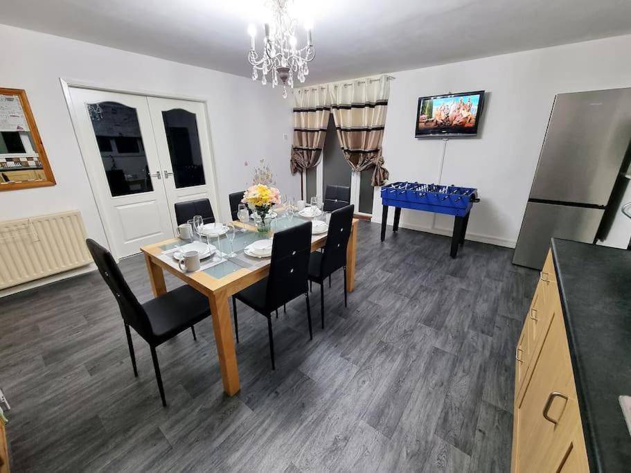 *C.Sani* Setup For Your Most Relaxed & Amazing Stay + Free Parking + Free Fast Wifi * Leeds  Buitenkant foto
